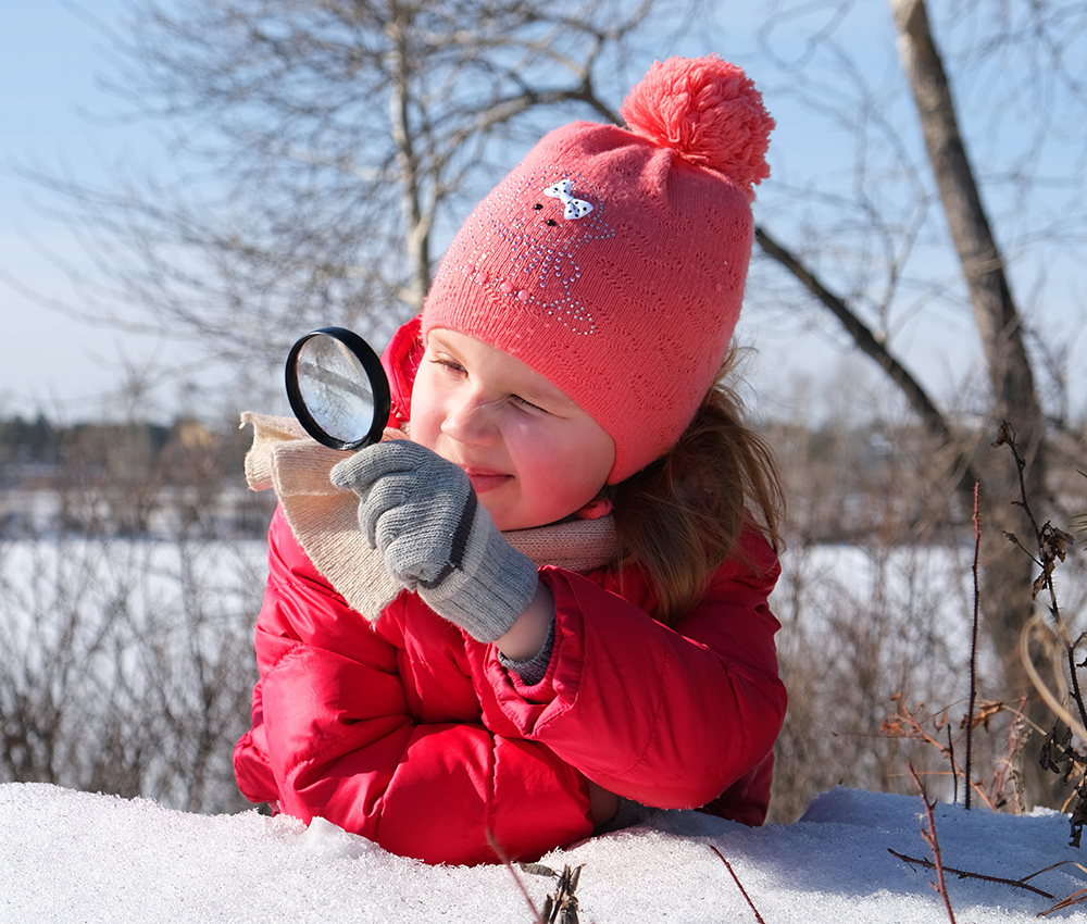 winter camp magnifying